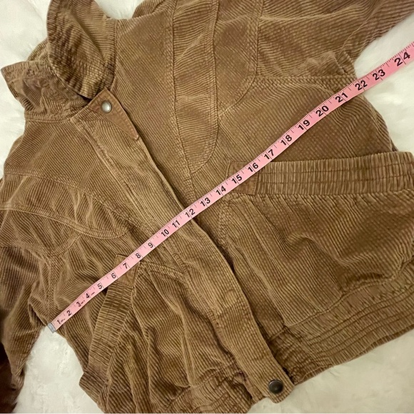 American Eagle Milk Chocolate Corduroy Bomber Jacket - Picture 9 of 14